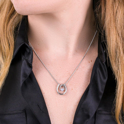 Enkelin Geschenk - schöne Hufeisen-Glücks-Halskette | kleine Geschenke für Enkelin | Oma Enkelin Kette | Kette personalisiert | 14k Kette gold